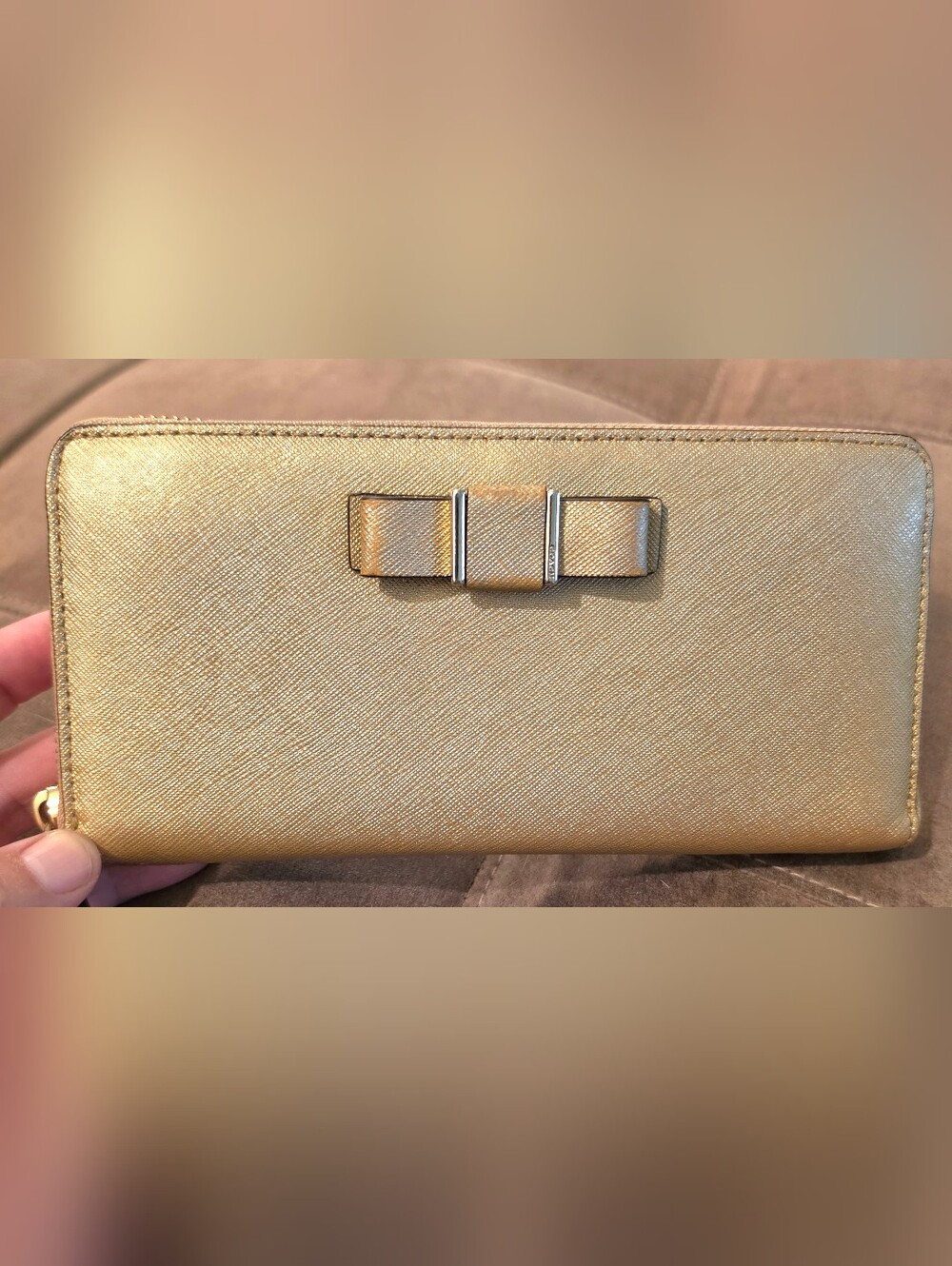 Vtg. Coach Gold Bow Accent Women's Clutch Wallet Gorgeous!! - Picture 2 of 7